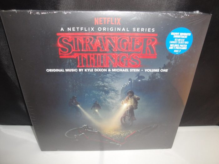 Stranger Things: Deluxe Edition, Vol. 1, Deluxe Collector's Edition Vinyl, 2017